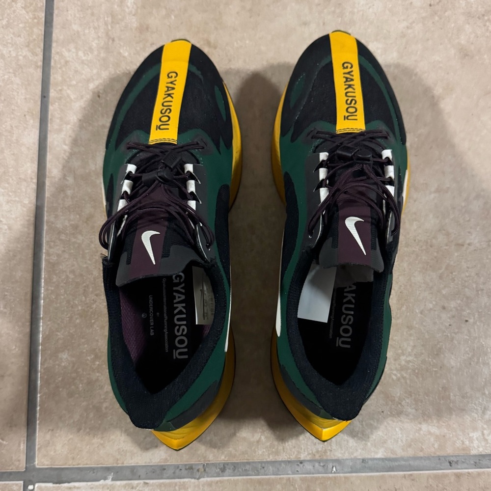 Men's Nike Multicolor Running Shoes